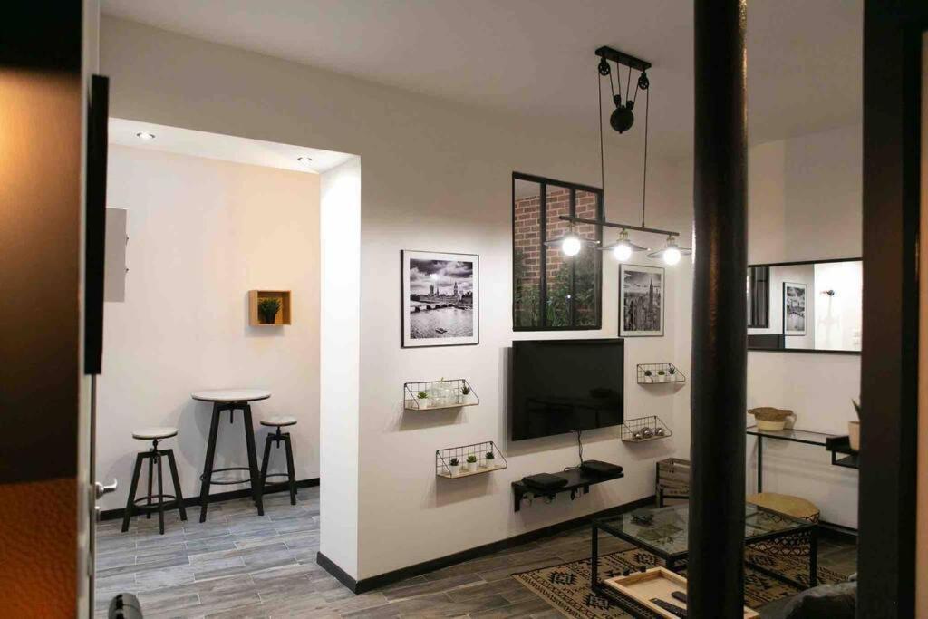 Loft De Courcaille - Balneo - Free Parking - Wifi Apartment Орлеан Екстериор снимка